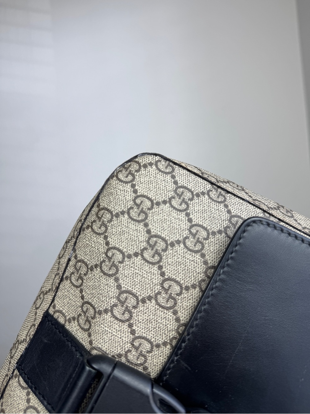Gucci Black Leather & Beige GG Canvas Crossbody Messenger Bag - Picture 12 of 14
